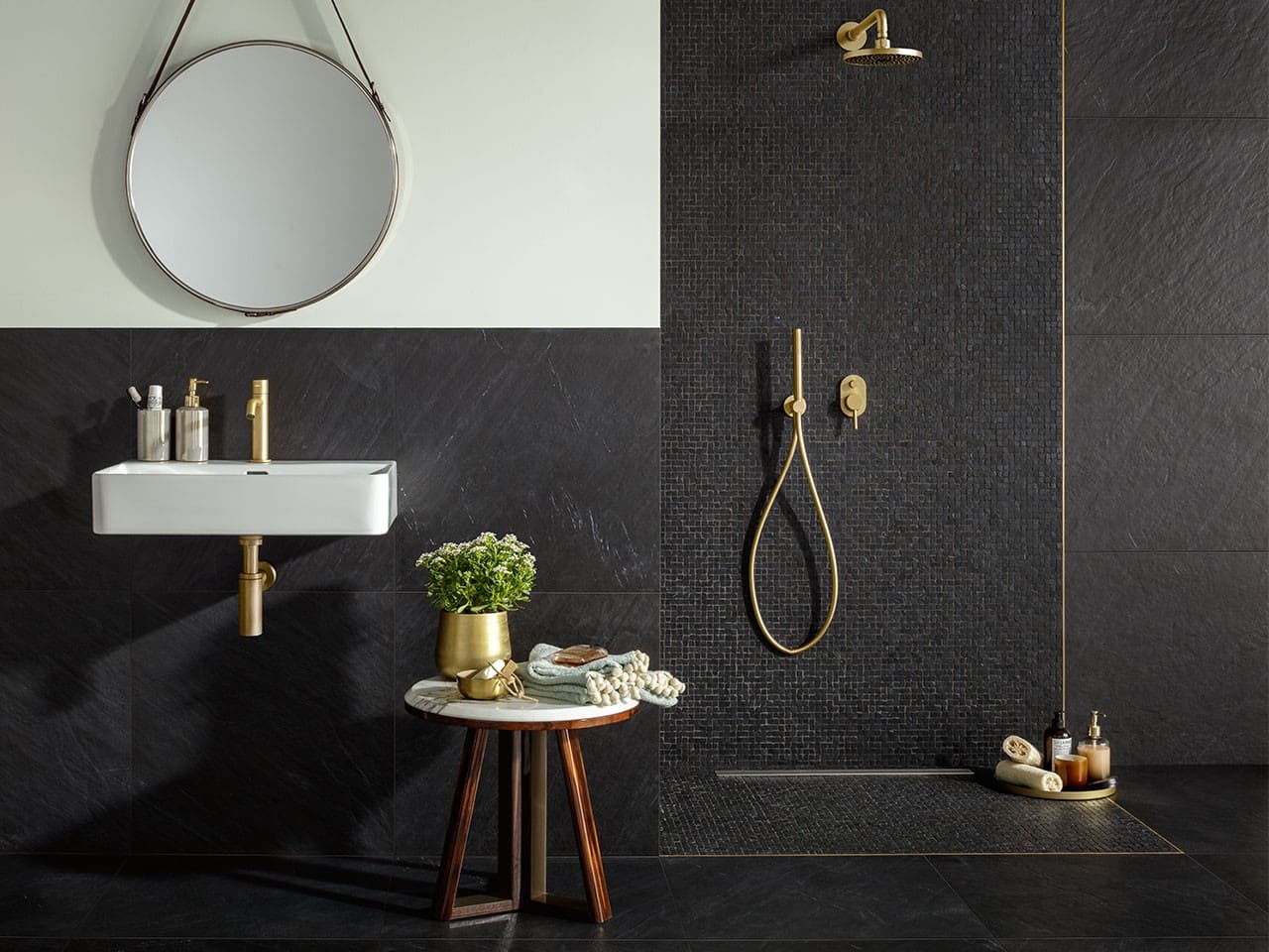 Tendenza rubinetti neri: 10 consigli per inserirli in bagno